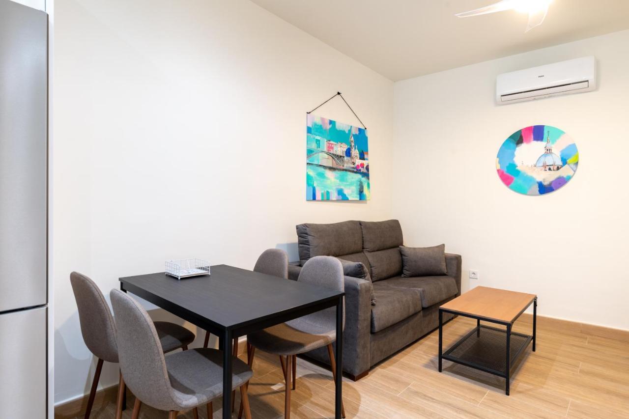 Apartamentos Cervantes 17 Севілья Екстер'єр фото