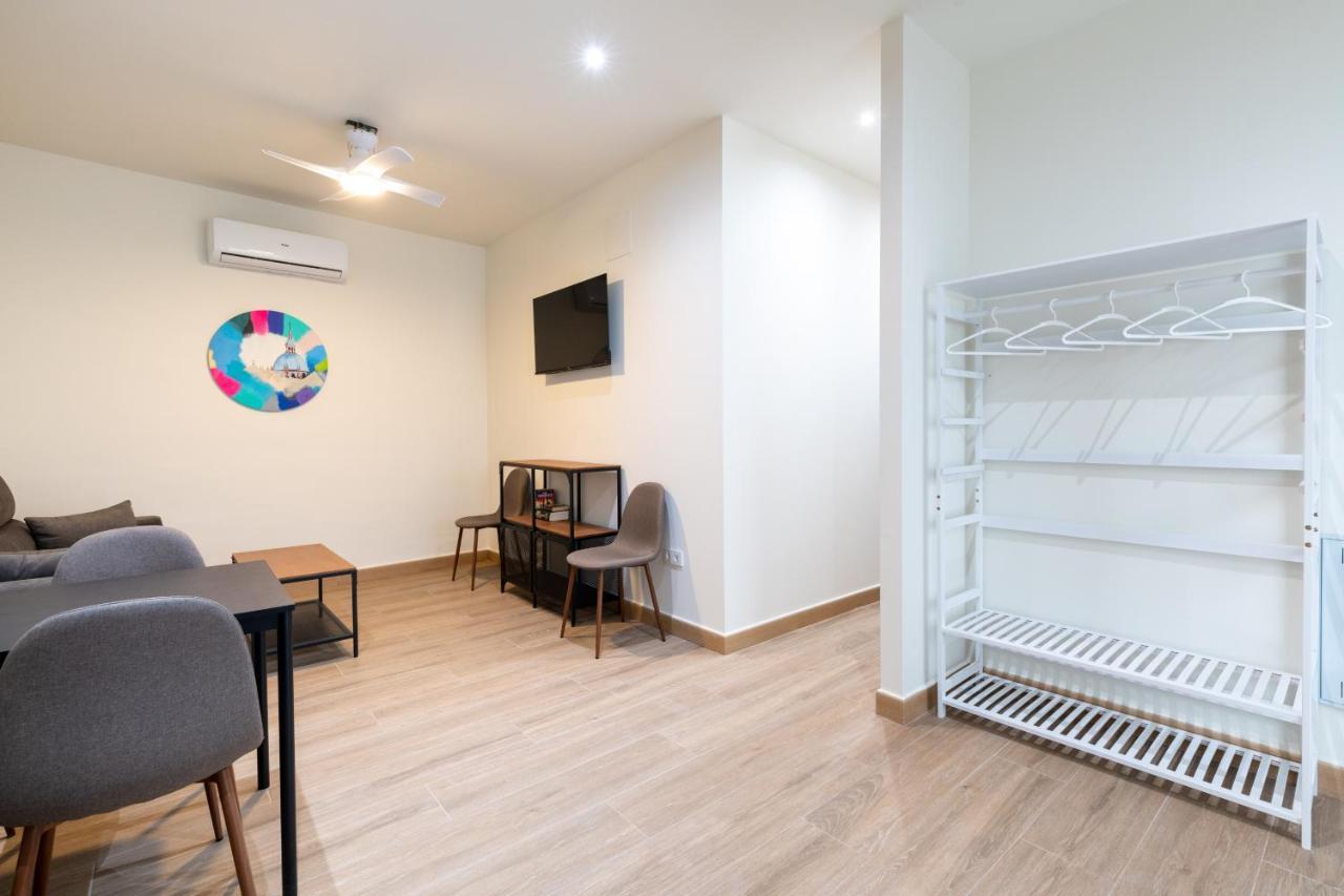 Apartamentos Cervantes 17 Севілья Екстер'єр фото