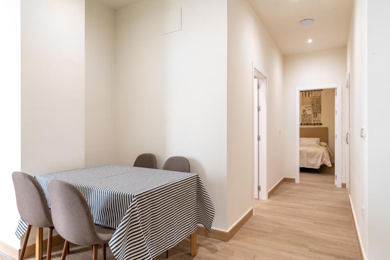 Apartamentos Cervantes 17 Севілья Екстер'єр фото