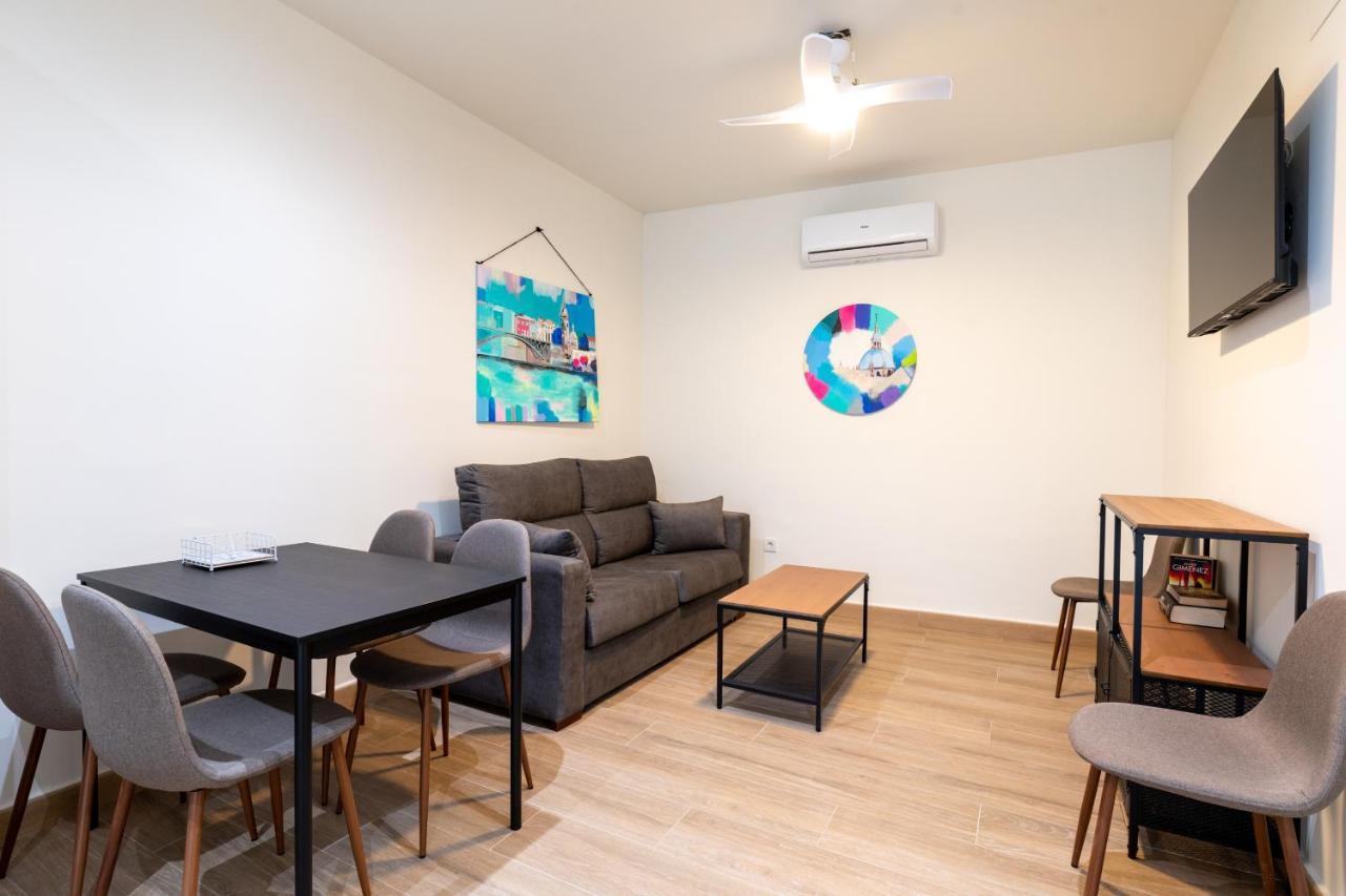 Apartamentos Cervantes 17 Севілья Екстер'єр фото