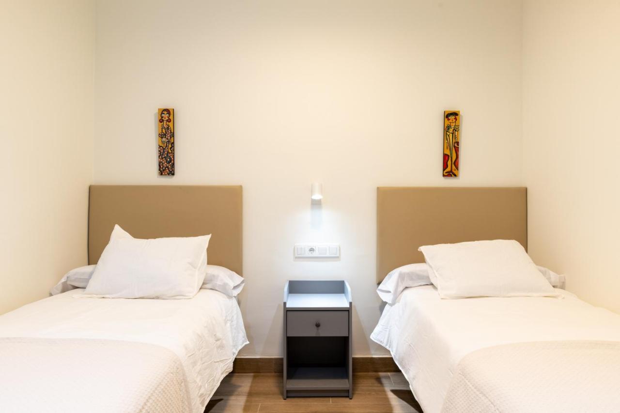 Apartamentos Cervantes 17 Севілья Екстер'єр фото
