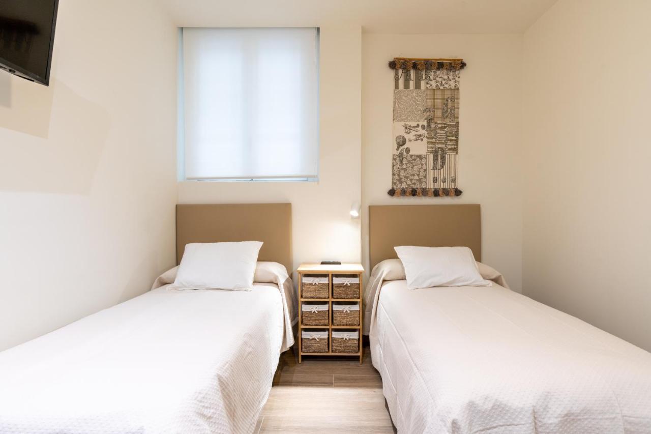 Apartamentos Cervantes 17 Севілья Екстер'єр фото