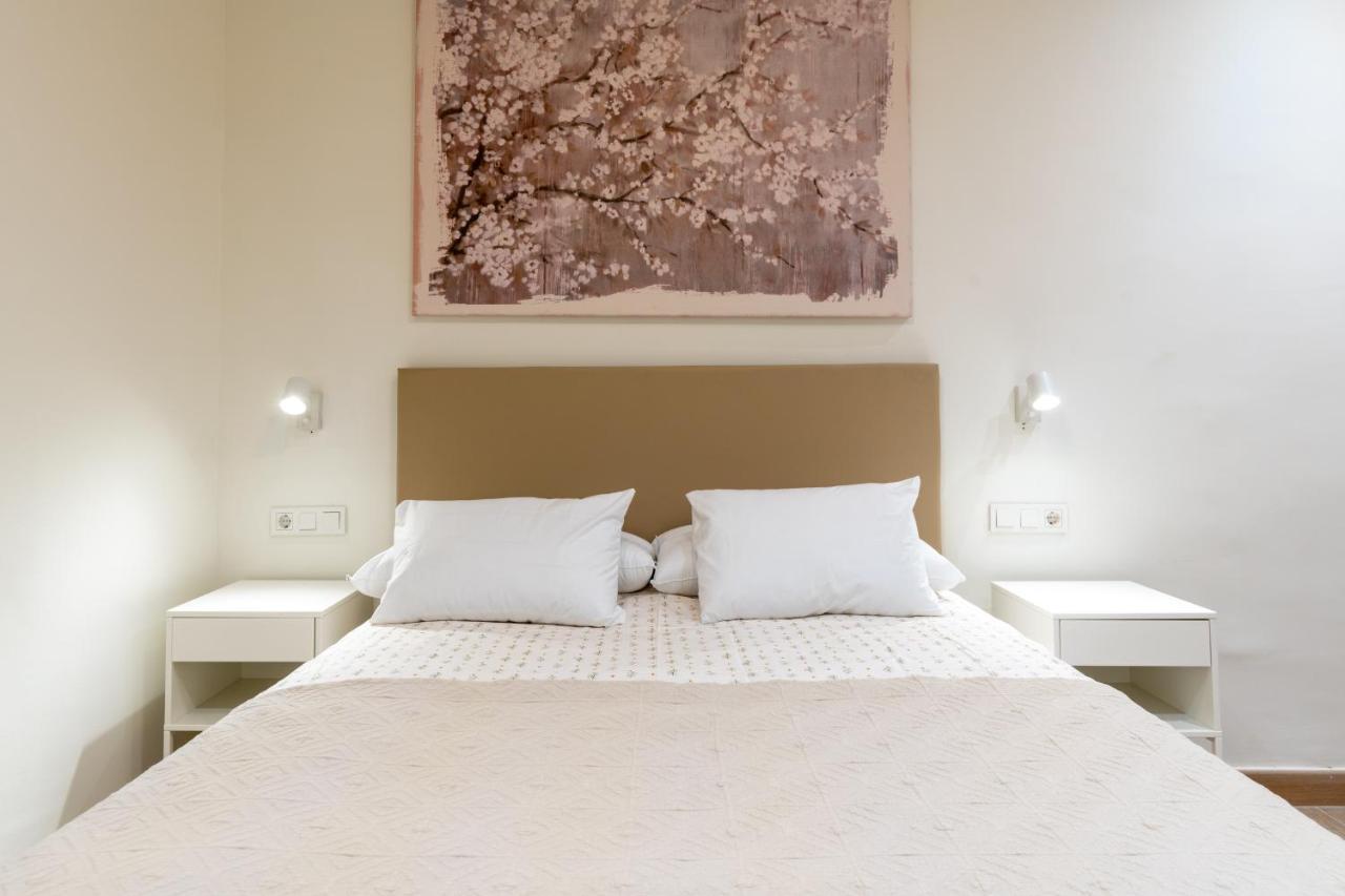 Apartamentos Cervantes 17 Севілья Екстер'єр фото