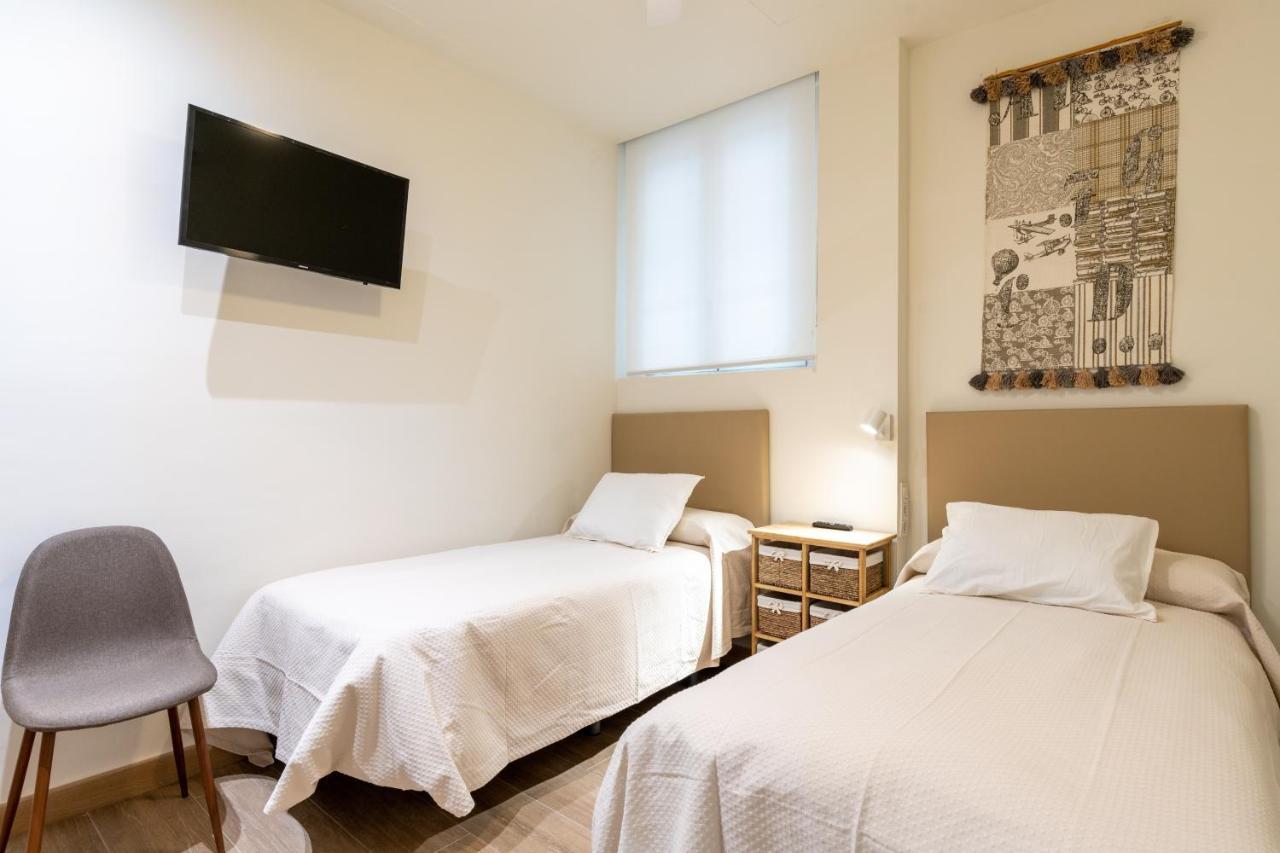 Apartamentos Cervantes 17 Севілья Екстер'єр фото