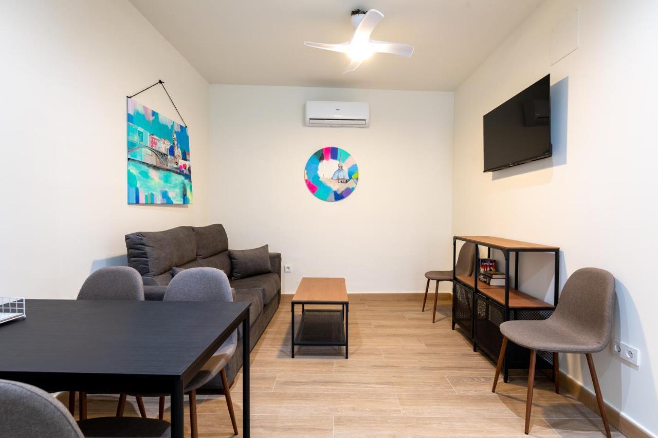 Apartamentos Cervantes 17 Севілья Екстер'єр фото