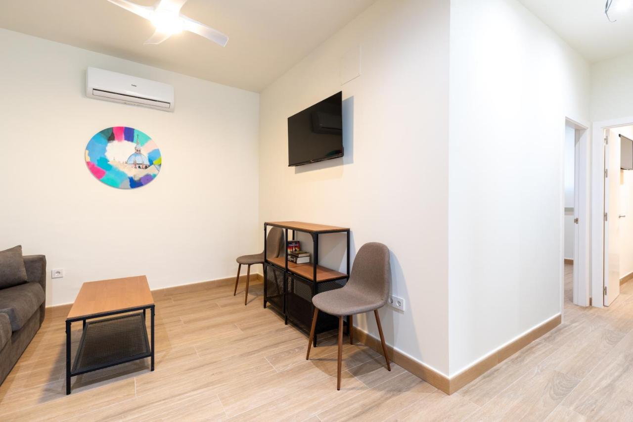 Apartamentos Cervantes 17 Севілья Екстер'єр фото