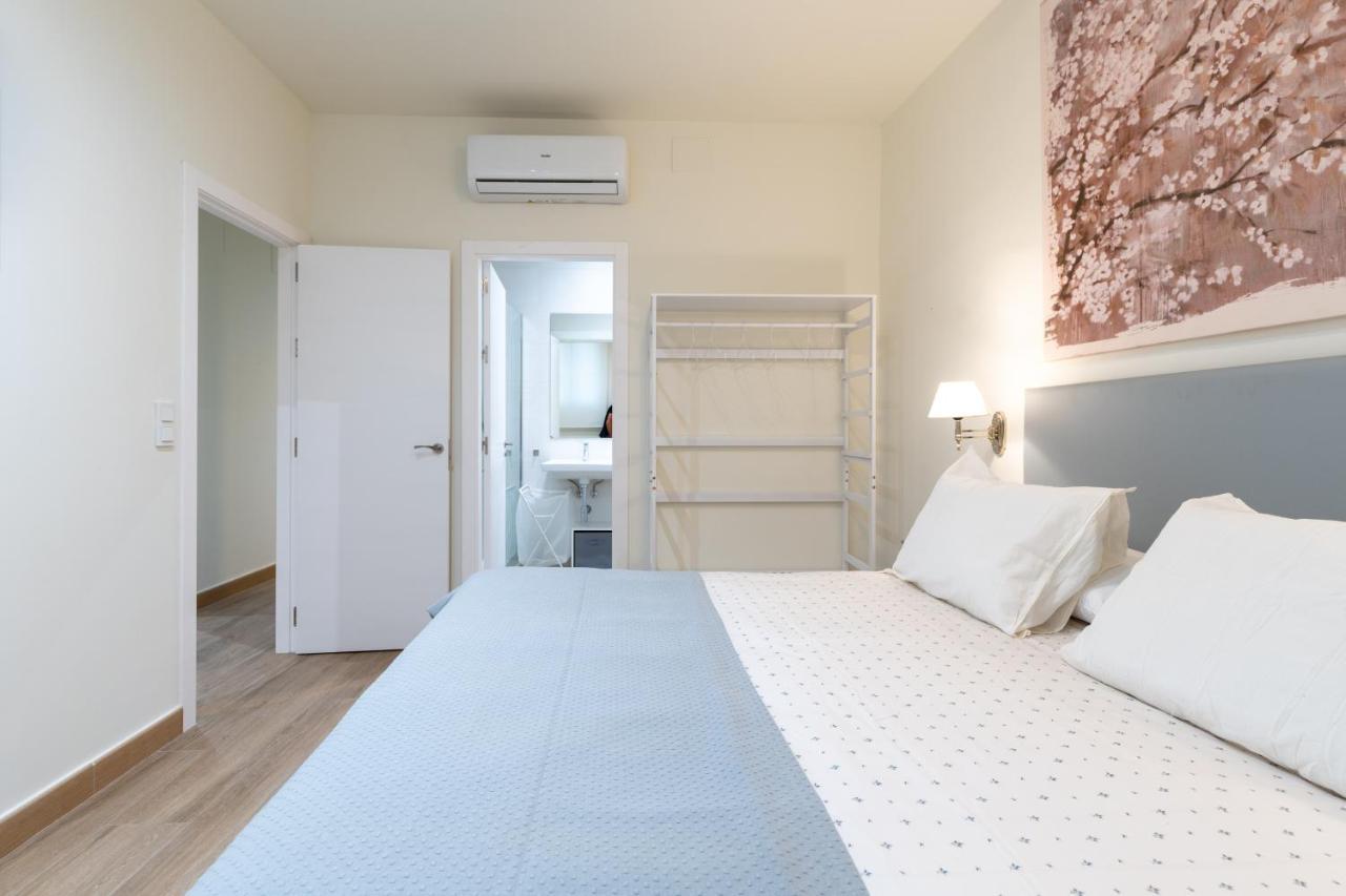 Apartamentos Cervantes 17 Севілья Екстер'єр фото