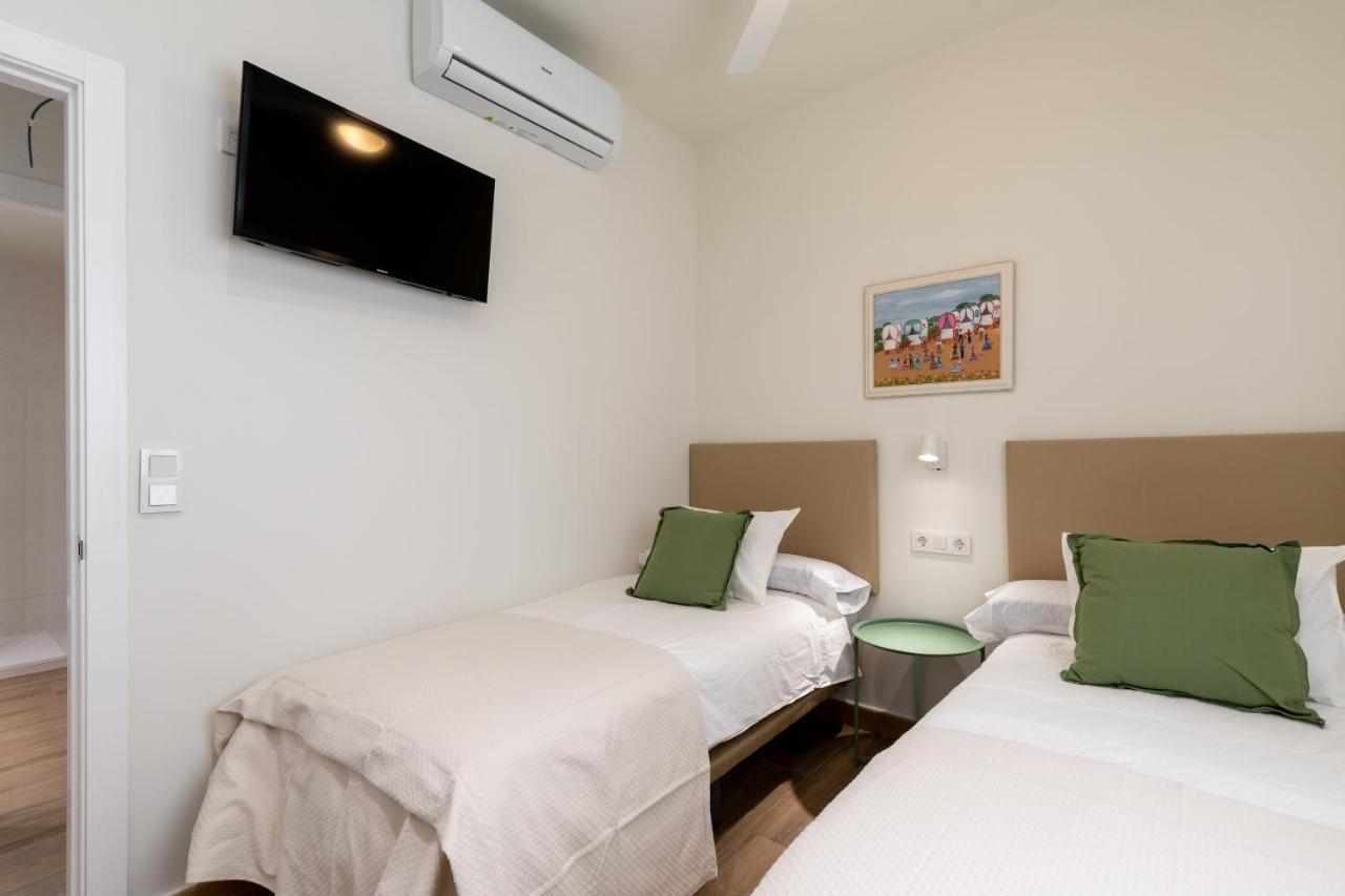 Apartamentos Cervantes 17 Севілья Екстер'єр фото