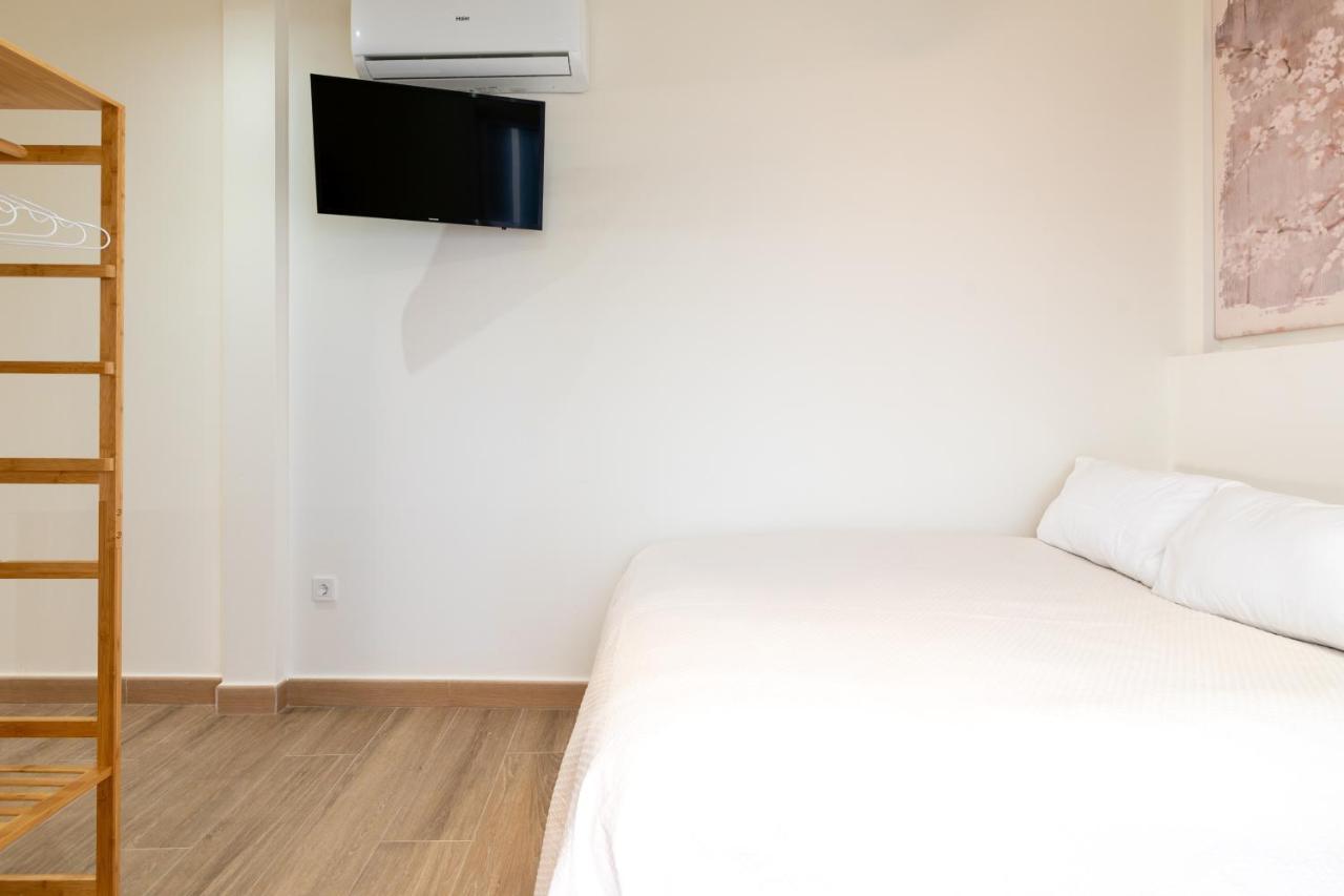 Apartamentos Cervantes 17 Севілья Екстер'єр фото